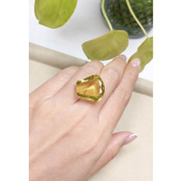 22.86 Ct. Quartz from Brazil Life Style