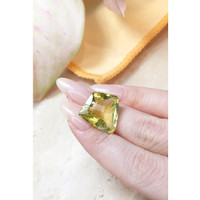 19.98 Ct. Quartz from Brazil Life Style