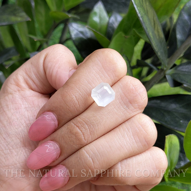 4.69 Ct. Moonstone from Ceylon (Sri Lanka)
