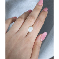 2.35 Ct. White Opal from Ethiopia Life Style
