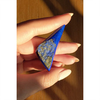 45.97 Ct. Cabochon Lapis from Afghanistan Life Style