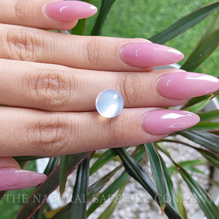 5.66 Ct. Cabochon Moonstone from Ceylon (Sri Lanka)