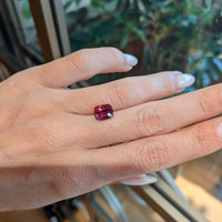 3.14 Ct. Pink Malaya Garnet from Tanzania Life Style