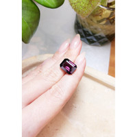 8.99 Ct. Spinel from Burma (Myanmar) Life Style