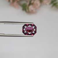3.21 Ct. Spinel from Ceylon (Sri Lanka) Life Style