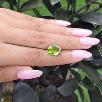 3.85 Ct. Peridot from Ceylon (Sri Lanka) Life Style
