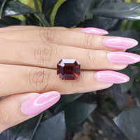 14.41 Ct. Malaya Garnet from Tanzania Life Style