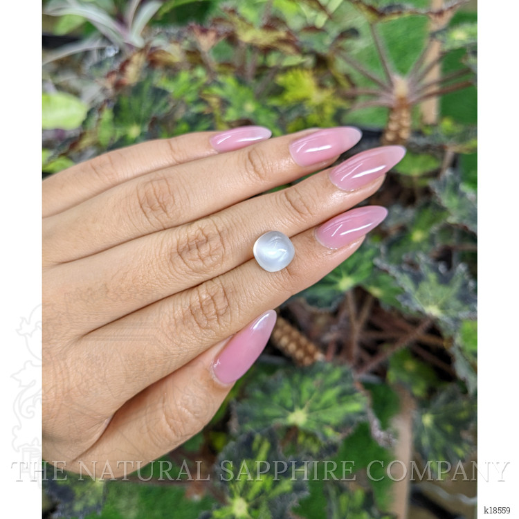 4.69 Ct. Cabochon Moonstone from Ceylon (Sri Lanka)