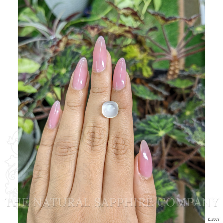 4.69 Ct. Cabochon Moonstone from Ceylon (Sri Lanka)