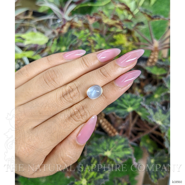 4.62 Ct. Cabochon Moonstone from Ceylon (Sri Lanka)