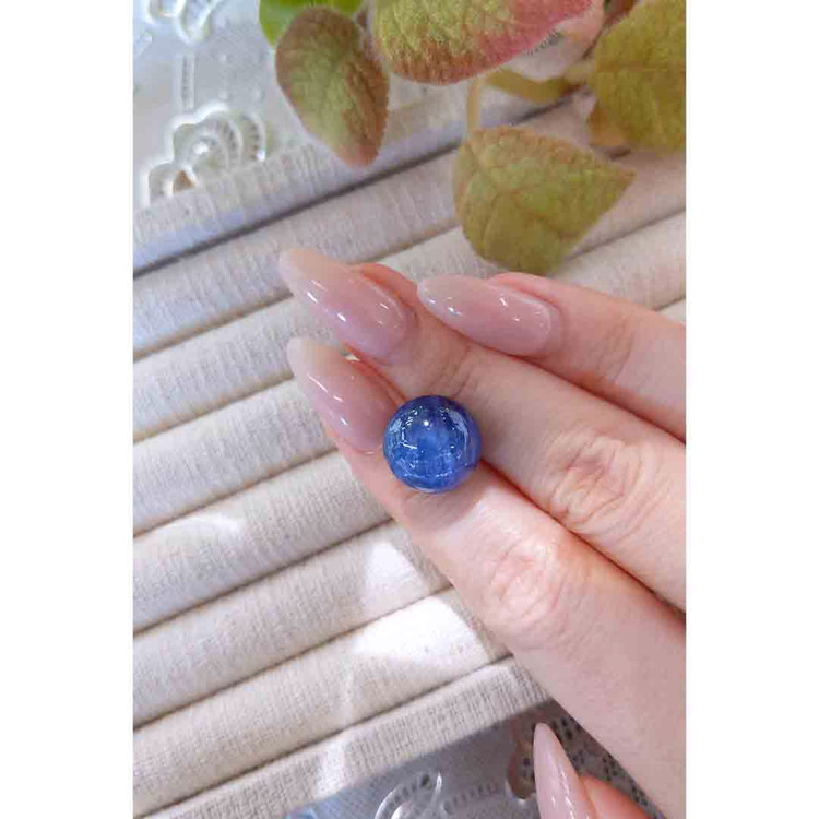 23.69 Ct. Cabochon Tanzanite from Tanzania