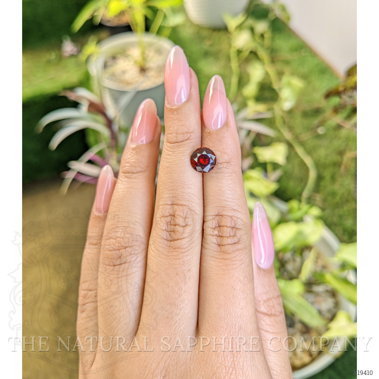 2.43 Ct. White Opal from Ceylon (Sri Lanka)