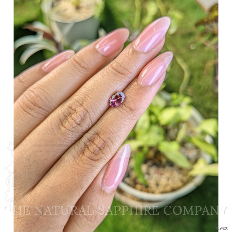 0.98 Ct. White Opal from Ceylon (Sri Lanka)