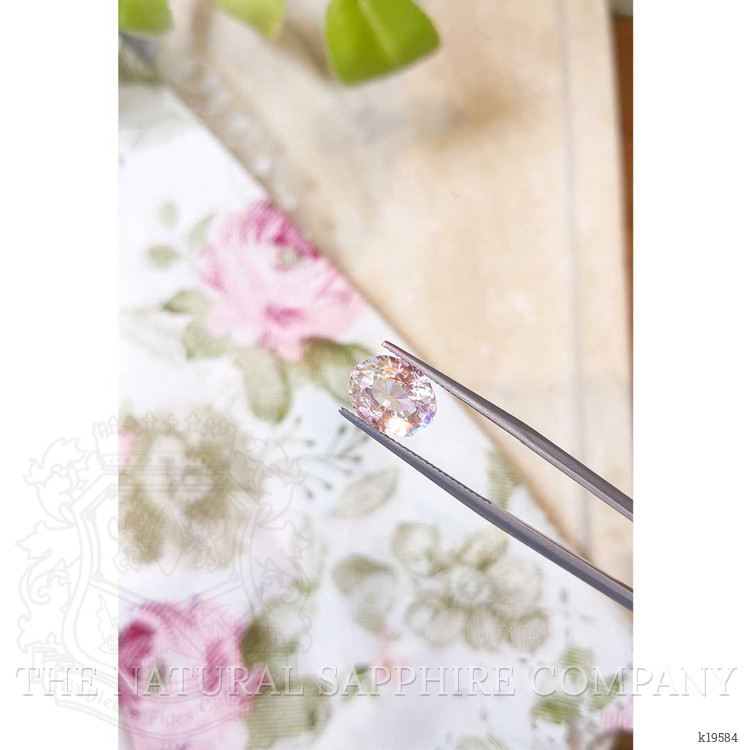 4.05 Ct. Moonstone from Ceylon (Sri Lanka)