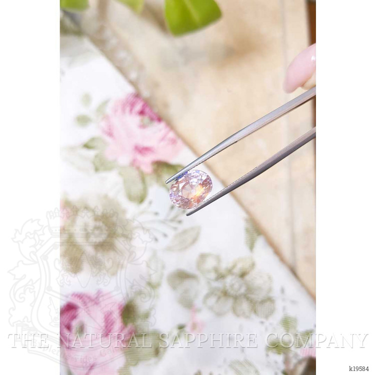 4.05 Ct. Moonstone from Ceylon (Sri Lanka)