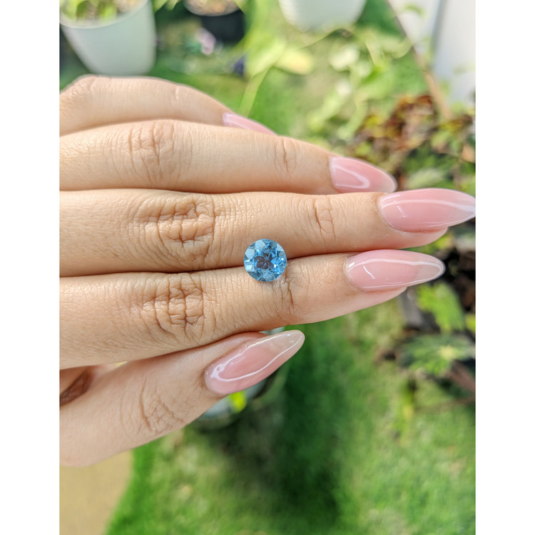 2.45 Ct. White Opal from Ceylon (Sri Lanka)