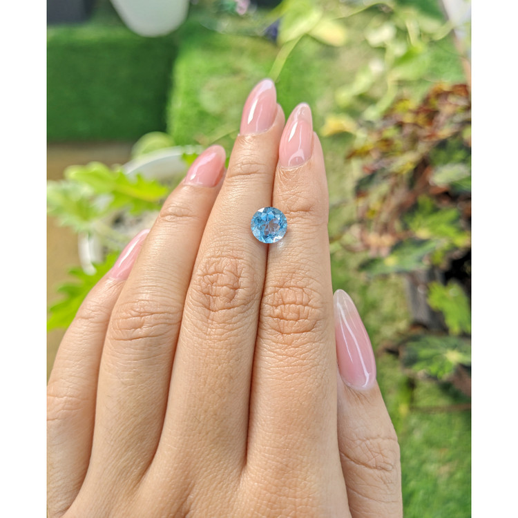 2.31 Ct. White Opal from Ceylon (Sri Lanka)