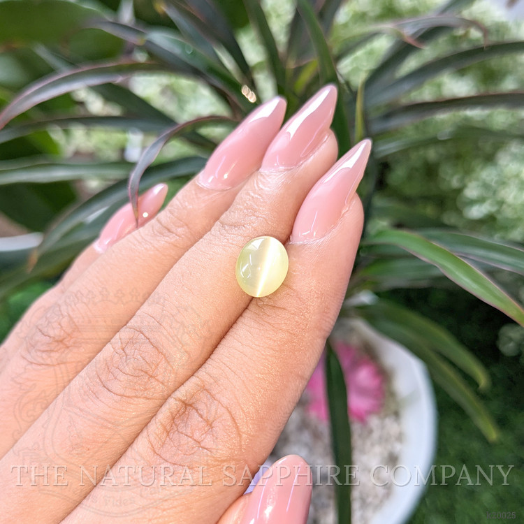 4.40 Ct. Cabochon Chrysoberyl from Ceylon (Sri Lanka)