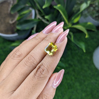 5.04 Ct. Quartz from Madagascar Life Style