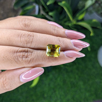 5.04 Ct. Quartz from Madagascar Life Style