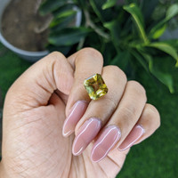 5.04 Ct. Quartz from Madagascar Life Style