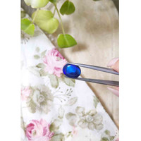 7.41 Ct. Cabochon Black Opal from Australia Life Style