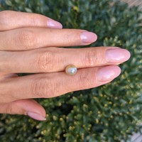 1.66 Ct. Cabochon Chrysoberyl from Ceylon (Sri Lanka) Life Style