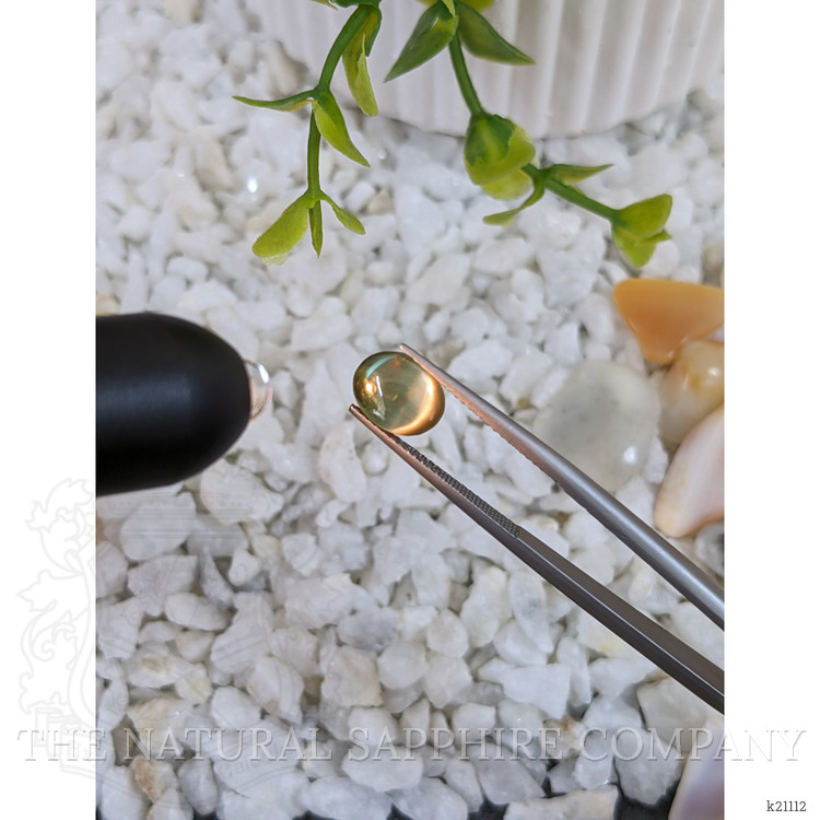 2.75 Ct. Cabochon Alexandrite from Ceylon (Sri Lanka)