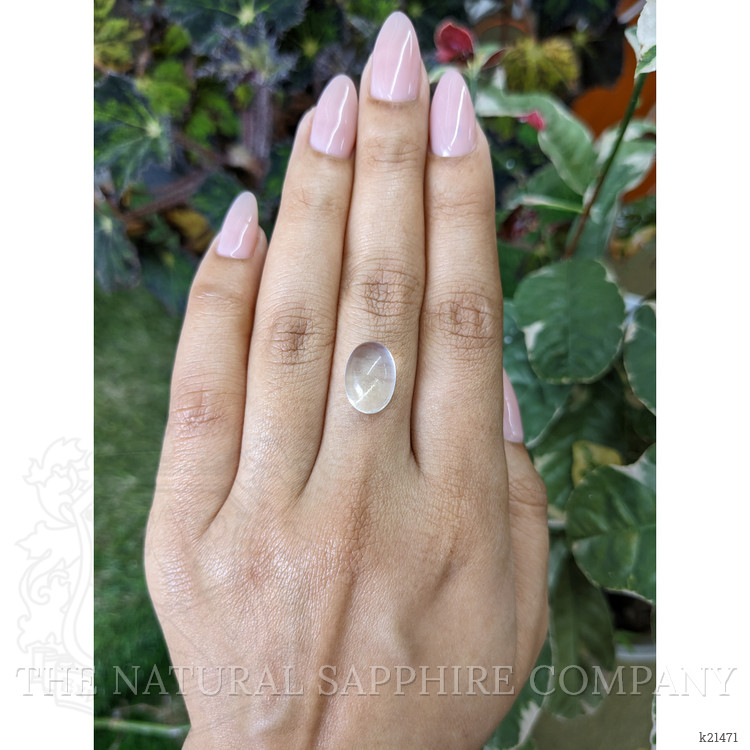 6.90 Ct. Cabochon Moonstone from Ceylon (Sri Lanka)
