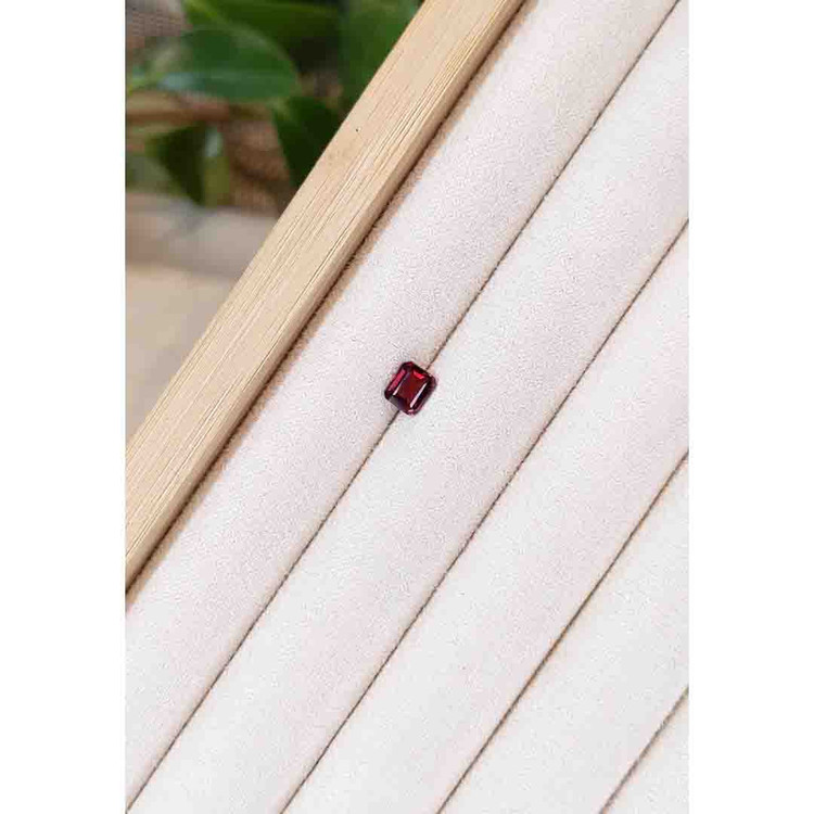 0.90 Ct. Rhodolite Garnet from Tanzania