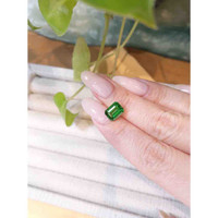 3.03 Ct. Tsavorite Garnet from Tanzania Life Style