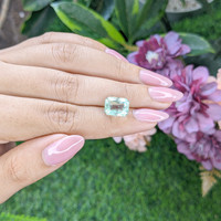 4.30 Ct. Aquamarine from Ceylon (Sri Lanka) Life Style