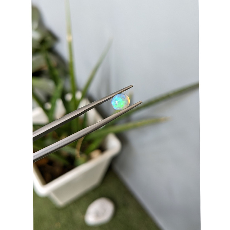 0.98 Ct. Cabochon Crystal/Jelly Opal from Australia