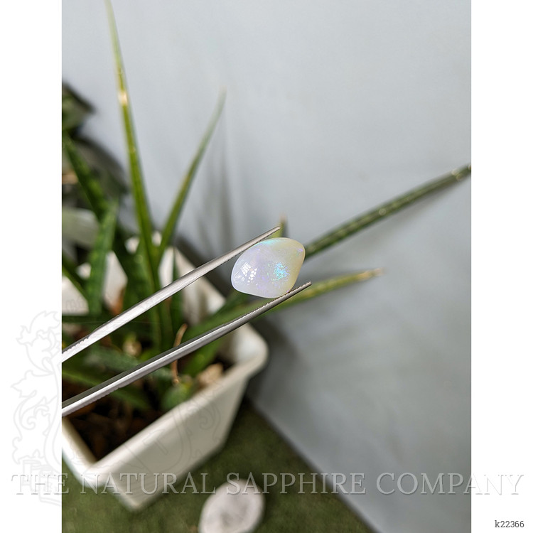 7.63 Ct. Cabochon Crystal/Jelly Opal from Australia