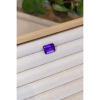 8.73 Ct. Violetish Blue Tanzanite from Tanzania Life Style