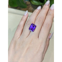 8.73 Ct. Violetish Blue Tanzanite from Tanzania Life Style