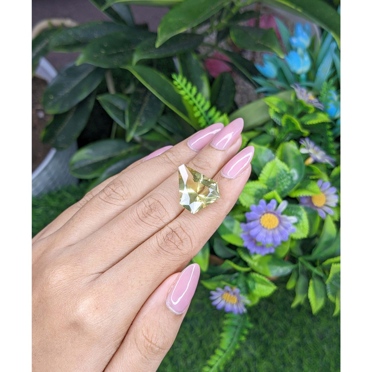 11.40 Ct. Lemon Quartz