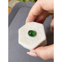 8.05 Ct. Cabochon Tsavorite Garnet from Tanzania Life Style