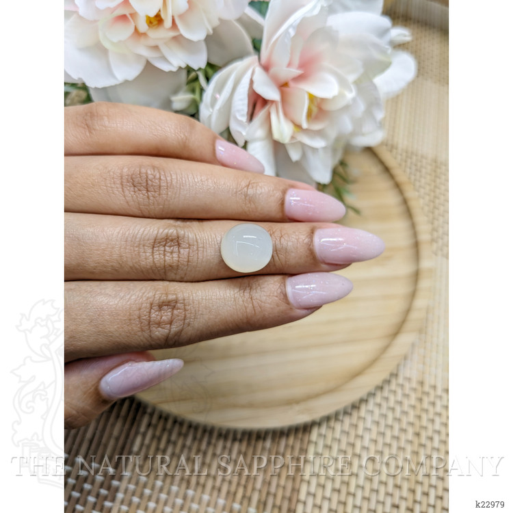 9.61 Ct. Cabochon Moonstone from Ceylon (Sri Lanka)