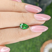 1.00 Ct. Tsavorite Garnet from Tanzania Life Style
