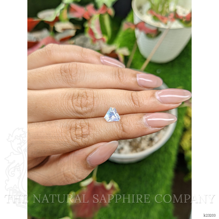 1.39 Ct. Moonstone from Ceylon (Sri Lanka)