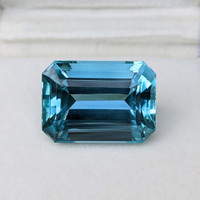 30.36 Ct. Aquamarine from Brazil Life Style