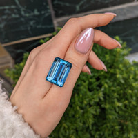 28.50 Ct. Blue Aquamarine from Brazil Life Style