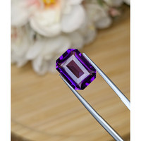 6.93 Ct. Purple Amethyst from Ceylon (Sri Lanka) Life Style