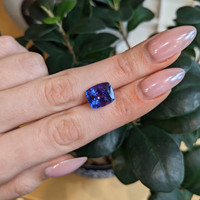 7.18 Ct. Violetish Blue Tanzanite from Tanzania Life Style