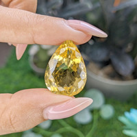23.67 Ct. Yellow Citrine from Ceylon (Sri Lanka) Life Style