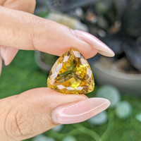 14.65 Ct. Yellow Citrine from Ceylon (Sri Lanka) Life Style