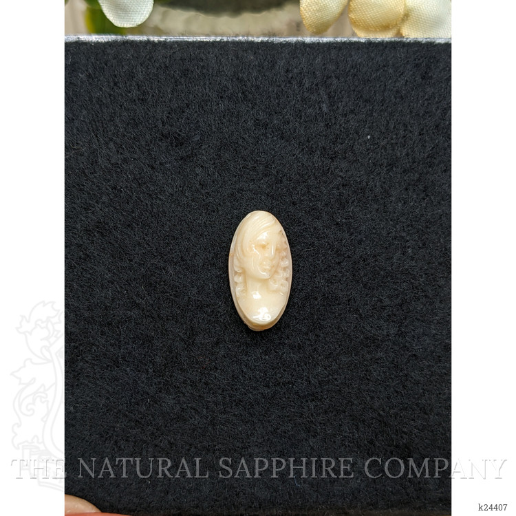 6.10 Ct. Salmon and White Coral from Italy