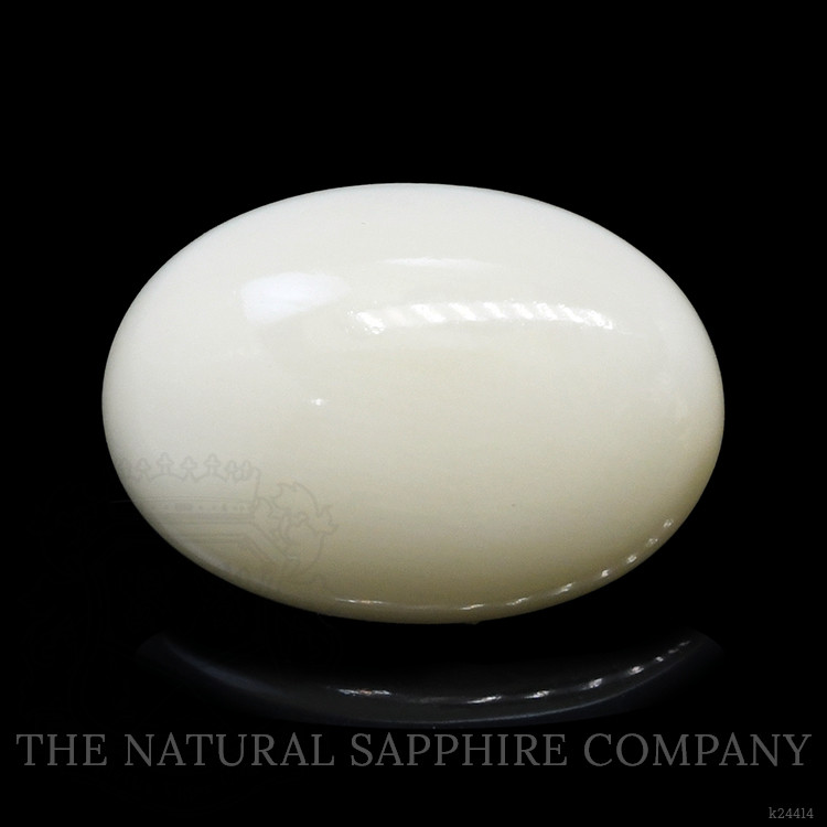 4.90 Ct. Salmon and White Cabochon Coral from Italy