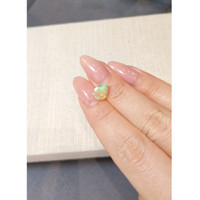 1.31 Ct. Multi Color White Opal from Ethiopia Life Style